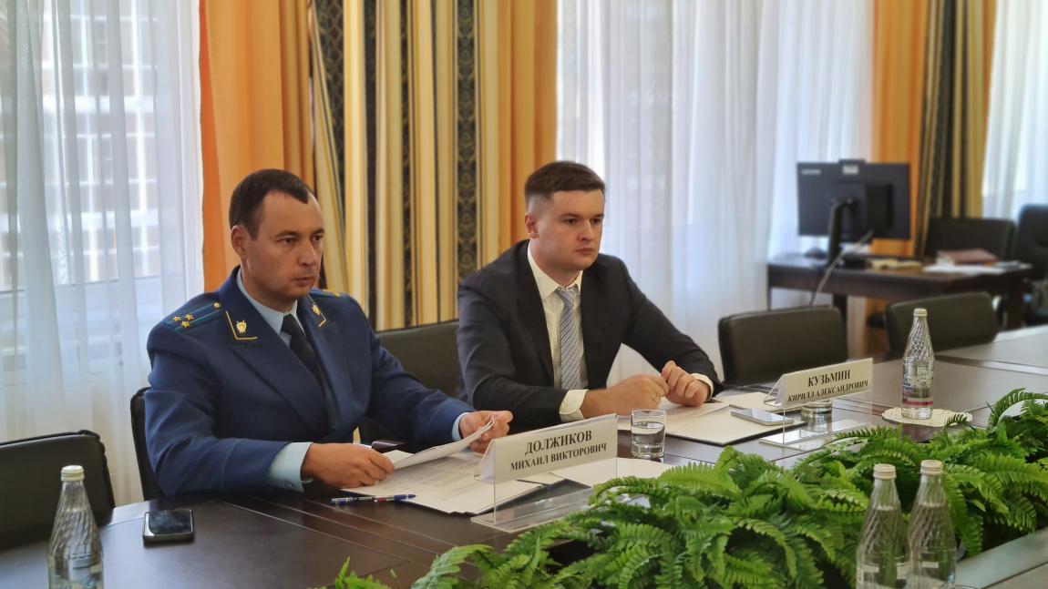 Заместитель прокурора края Михаил Должиков и Уполномоченный по защите прав предпринимателей в Ставропольском крае Кирилл Кузьмин провели совместный личный прием предпринимателей